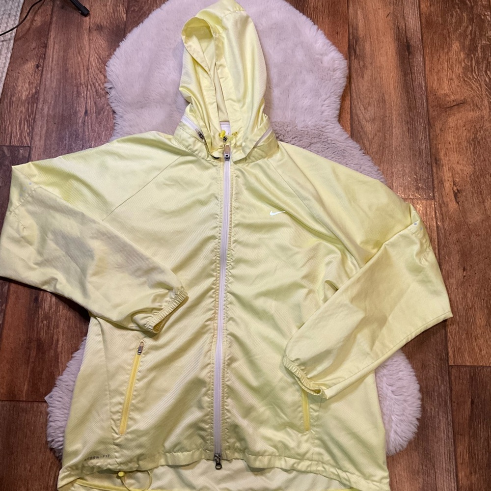Nike Storm Fit Running Windbreaker Women’s XL Full Zip Yellow Lightweight
